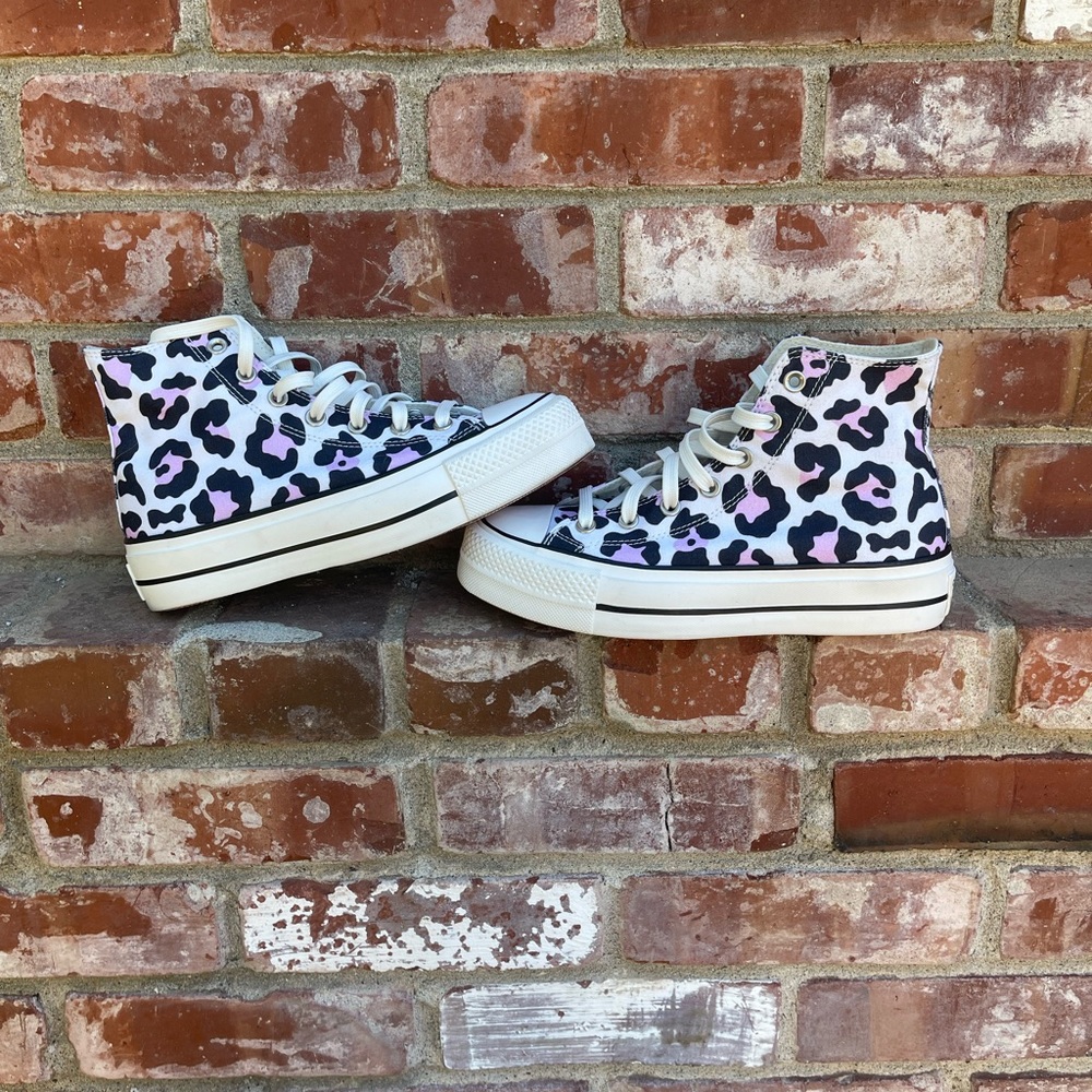 Converse High Top Platform Sneaker Woman’s 7.5